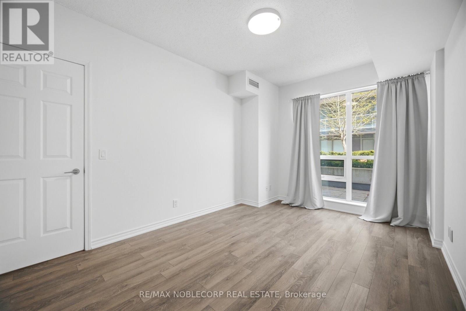 624 - 15 James Finlay Way Property Photo 28