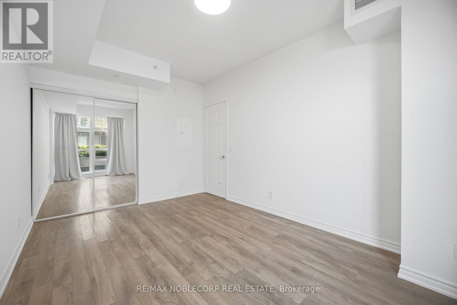 624 - 15 James Finlay Way Property Photo 30