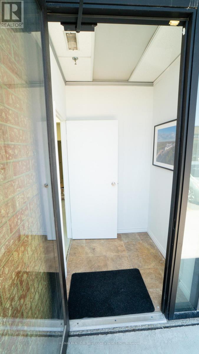 26 - 2700 Dufferin Street Property Photo 2