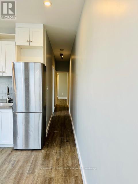 2029-2031 Eglinton Avenue W Property Photo 8