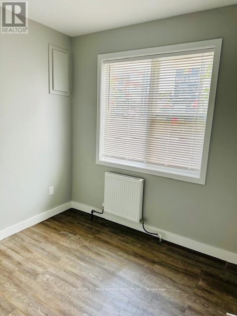 2029-2031 Eglinton Avenue W Property Photo 11