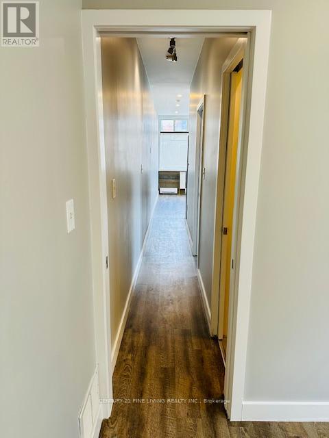 2029-2031 Eglinton Avenue W Property Photo 14