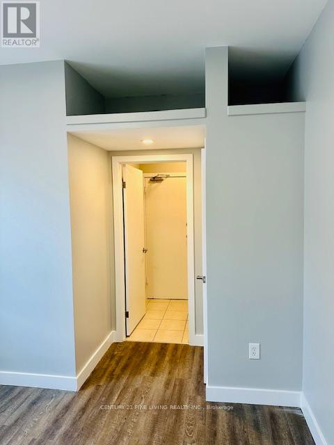 2029-2031 Eglinton Avenue W Property Photo 20