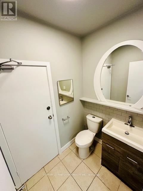 2029-2031 Eglinton Avenue W Property Photo 24