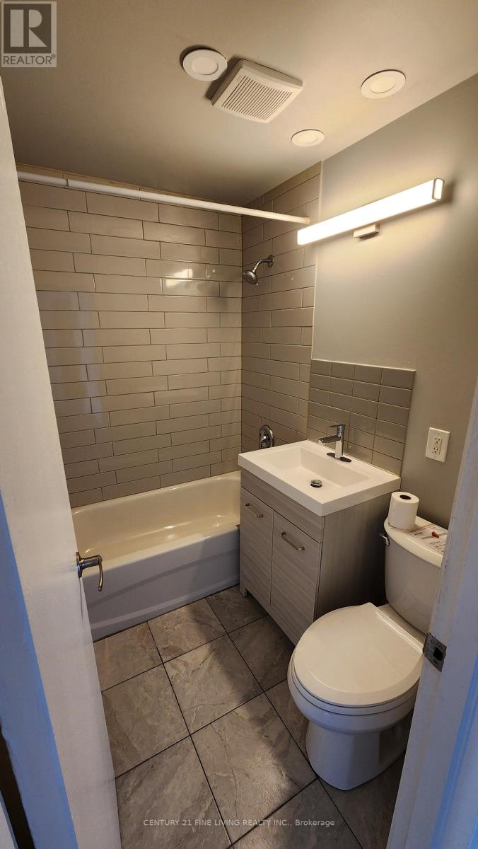 2029-2031 Eglinton Avenue W Property Photo 39