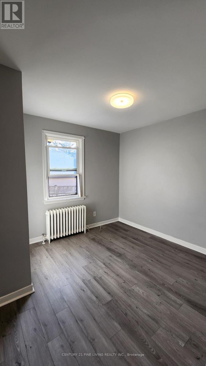 2029-2031 Eglinton Avenue W Property Photo 40