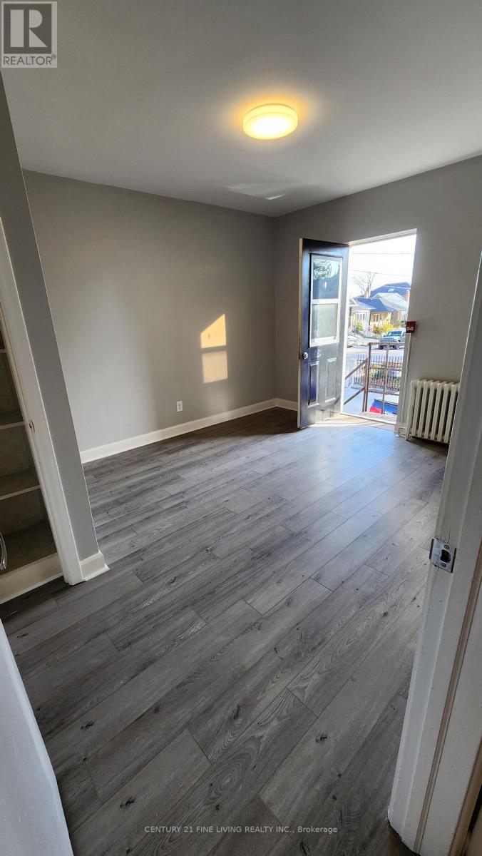 2029-2031 Eglinton Avenue W Property Photo 42