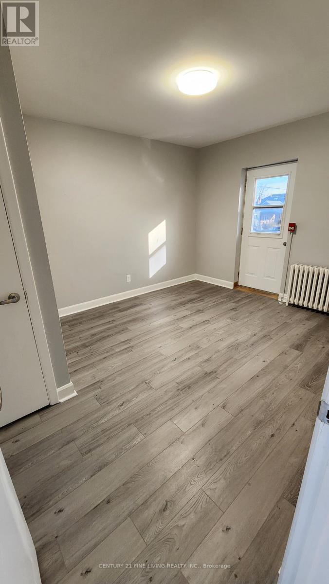 2029-2031 Eglinton Avenue W Property Photo 43