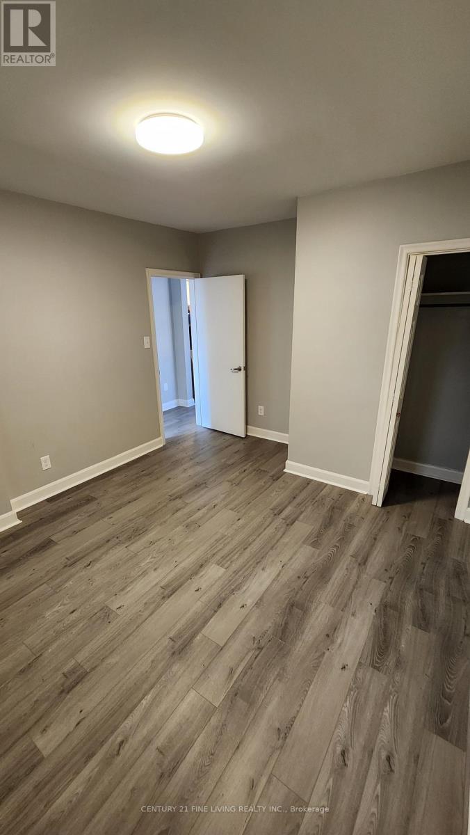 2029-2031 Eglinton Avenue W Property Photo 44