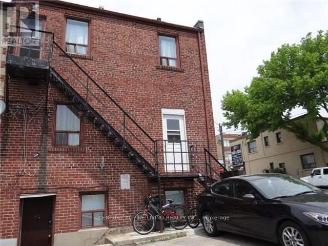 2029-2031 Eglinton Avenue W Property Photo 46