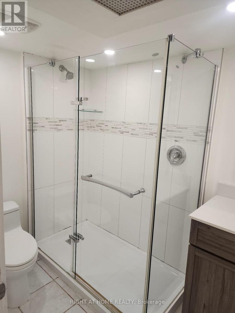 Unit B2 - 32 High Park Blvd Boulevard Property Photo 8