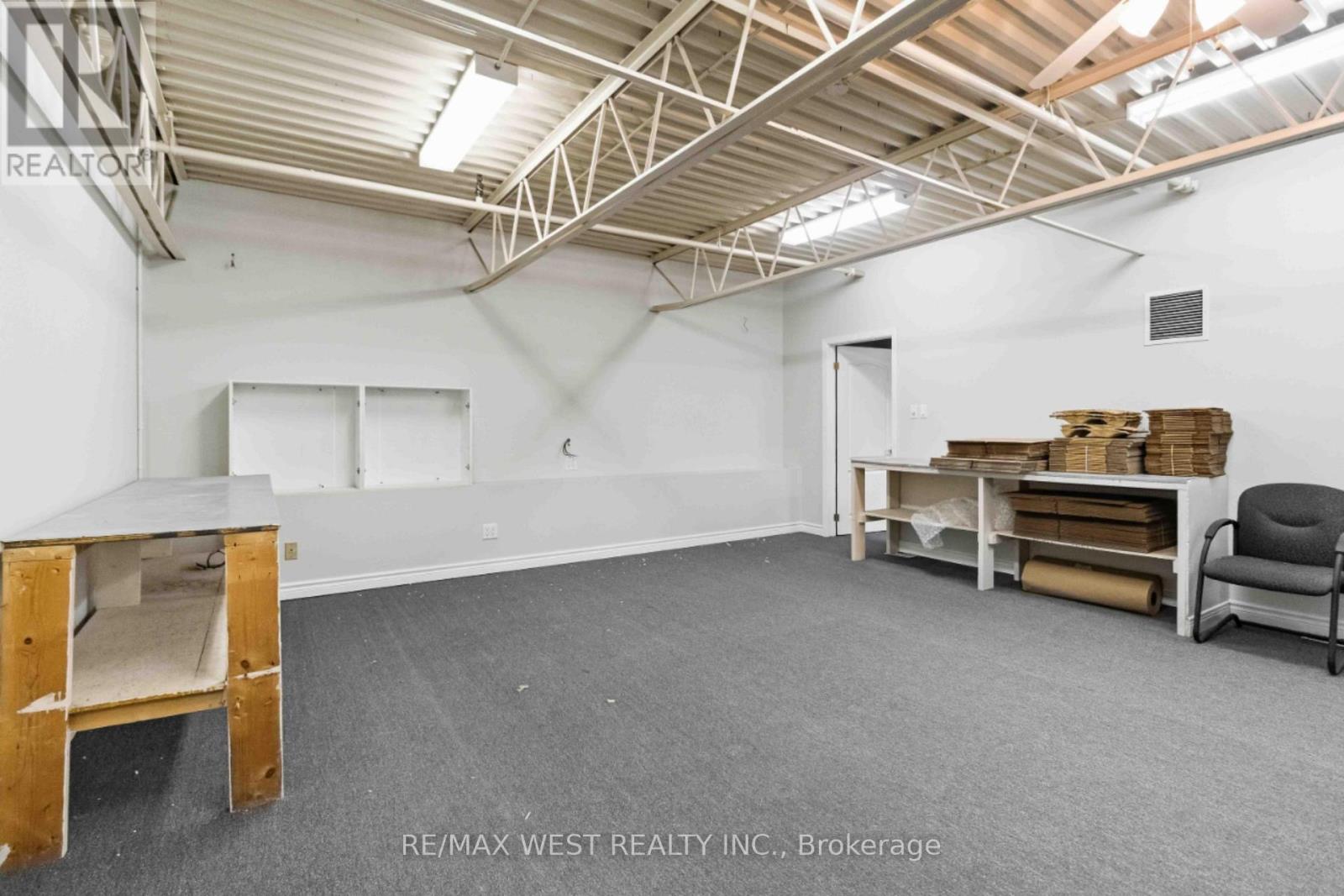 16 - 1320 Mid-way Boulevard Property Photo 13