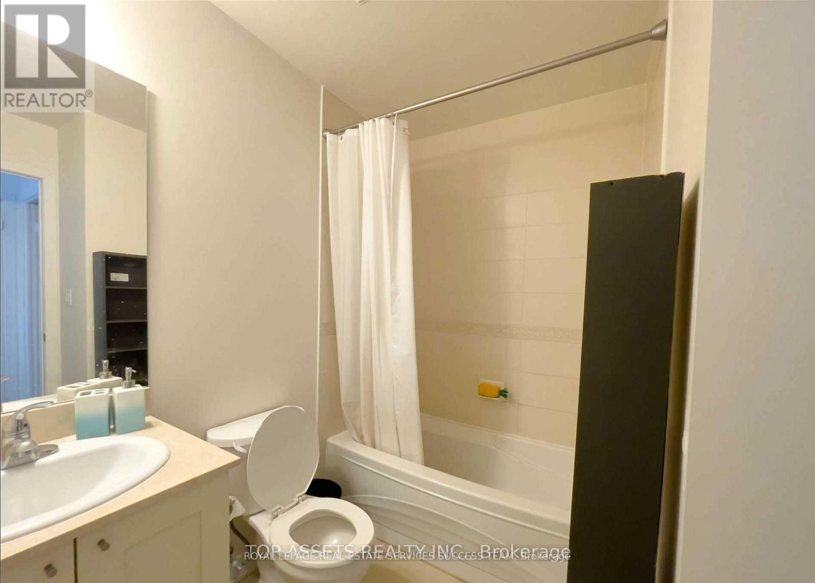 3009 - 4070 Confederation Parkway Property Photo 14
