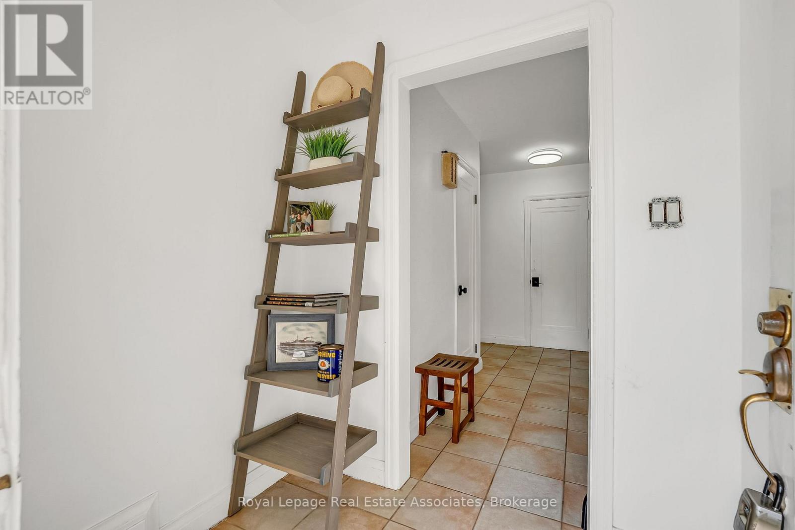 11 Ben Machree Drive Property Photo 5