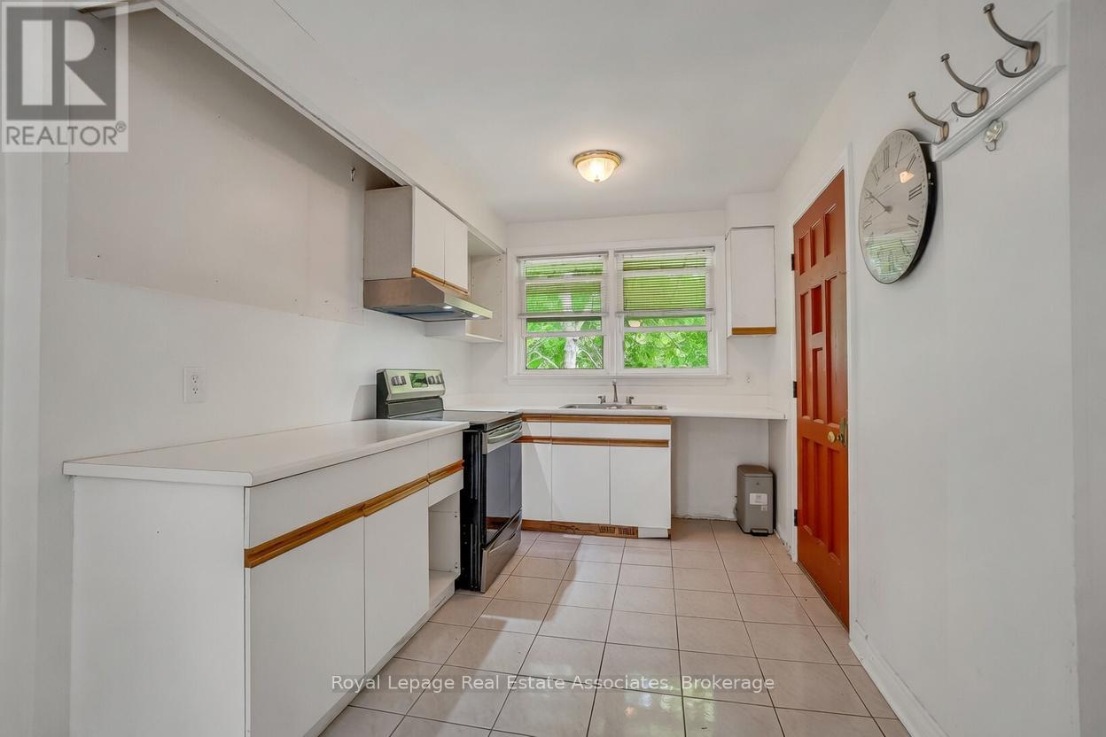11 Ben Machree Drive Property Photo 27