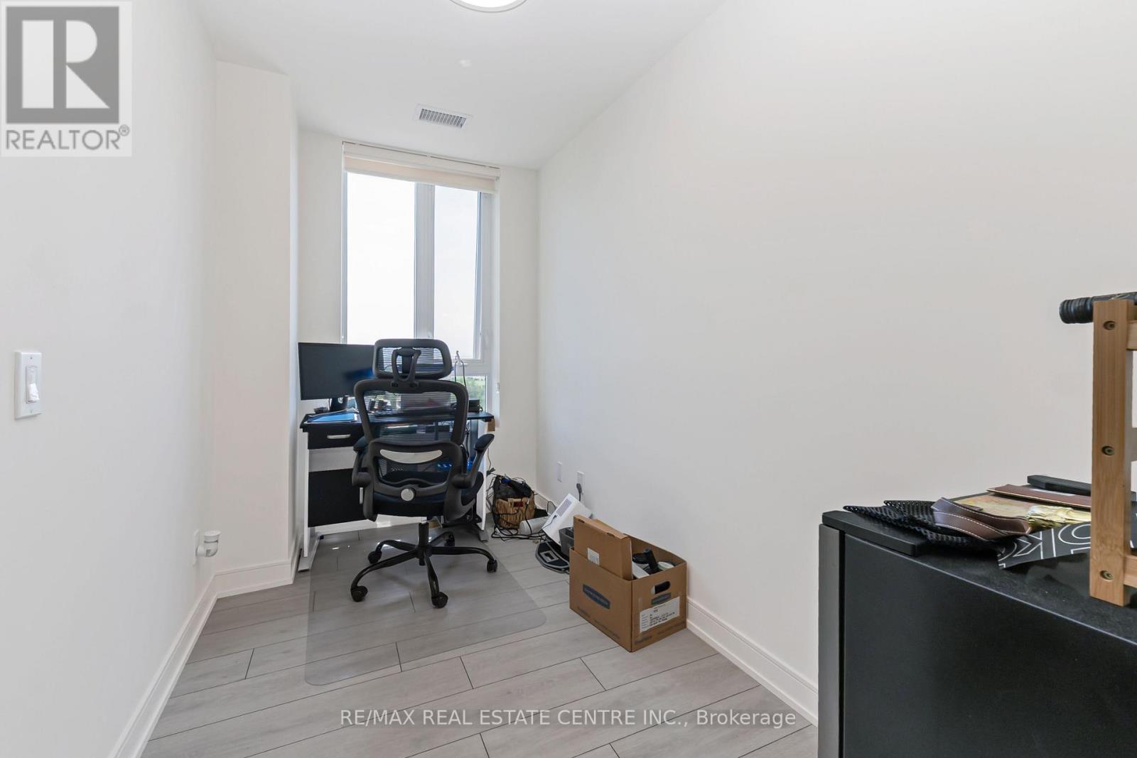 1402 - 8010 Derry Road Property Photo 25