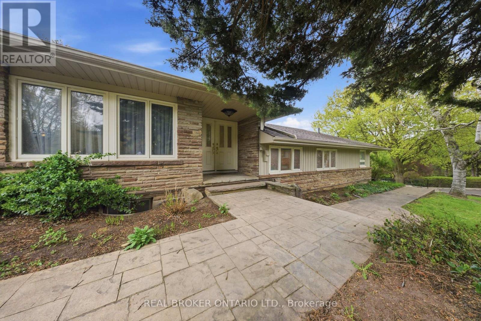 529 CONSERVATION DRIVE Property Photo 1