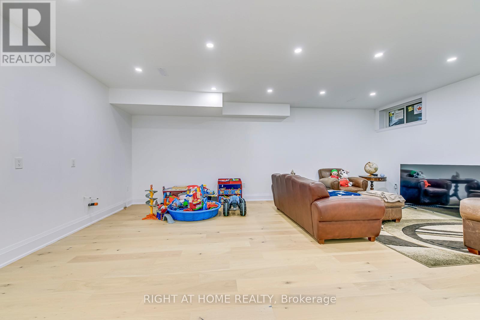 5 Enfield Avenue Property Photo 28