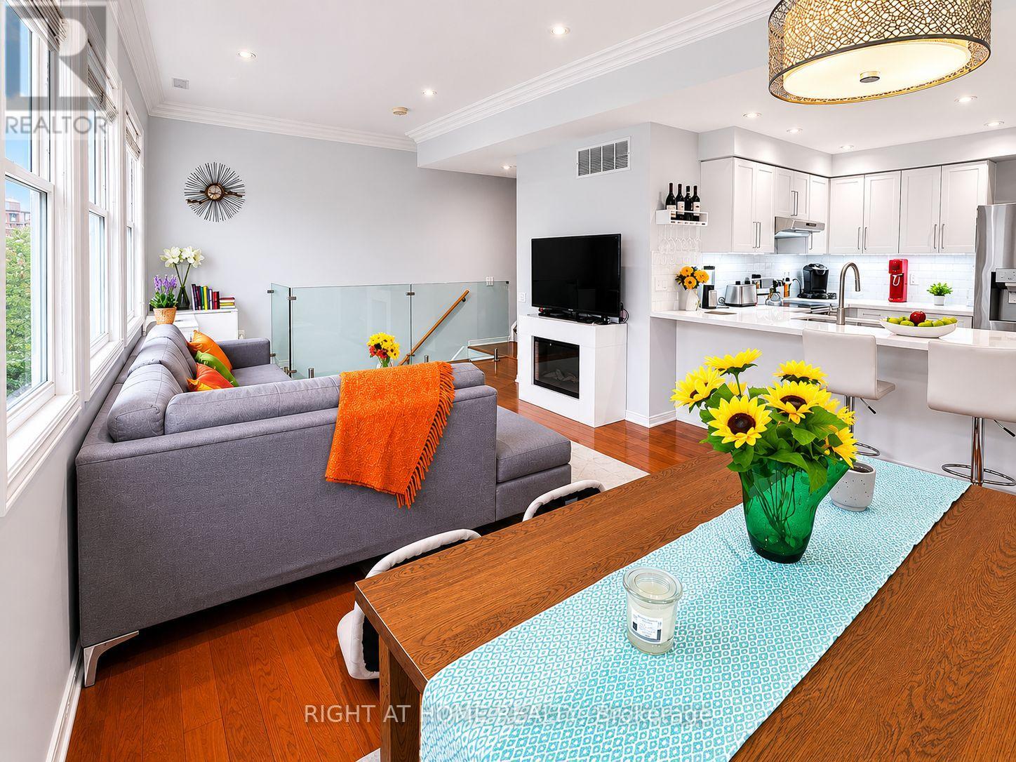 221 - 760 Lawrence Avenue W Property Photo 8