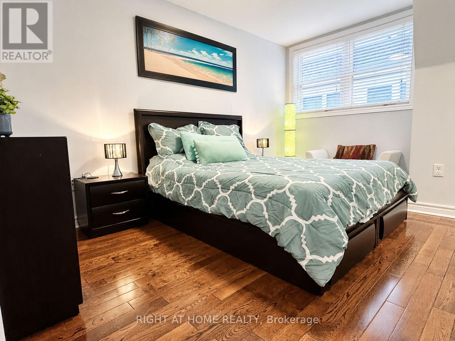 221 - 760 Lawrence Avenue W Property Photo 13