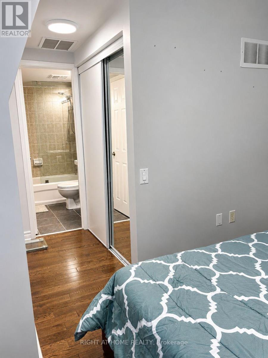 221 - 760 Lawrence Avenue W Property Photo 14