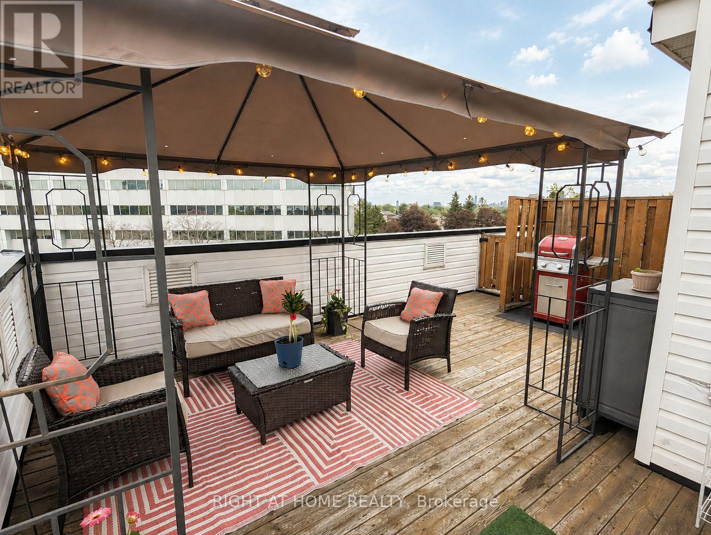 221 - 760 Lawrence Avenue W Property Photo 19
