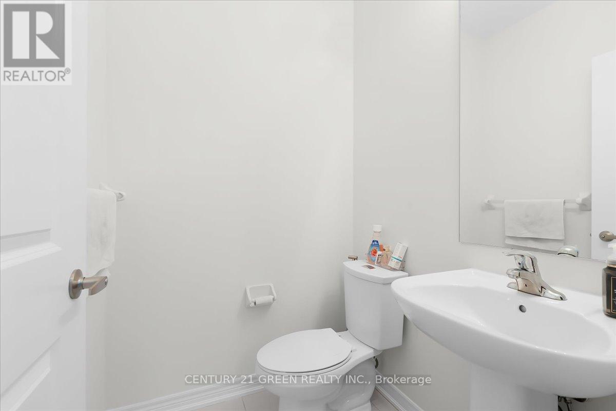 384 Kennedy Circle W Property Photo 10