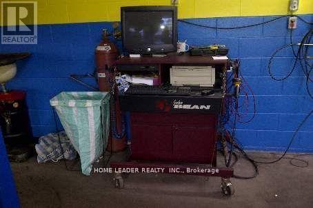 1530 Keele Street Property Photo 16