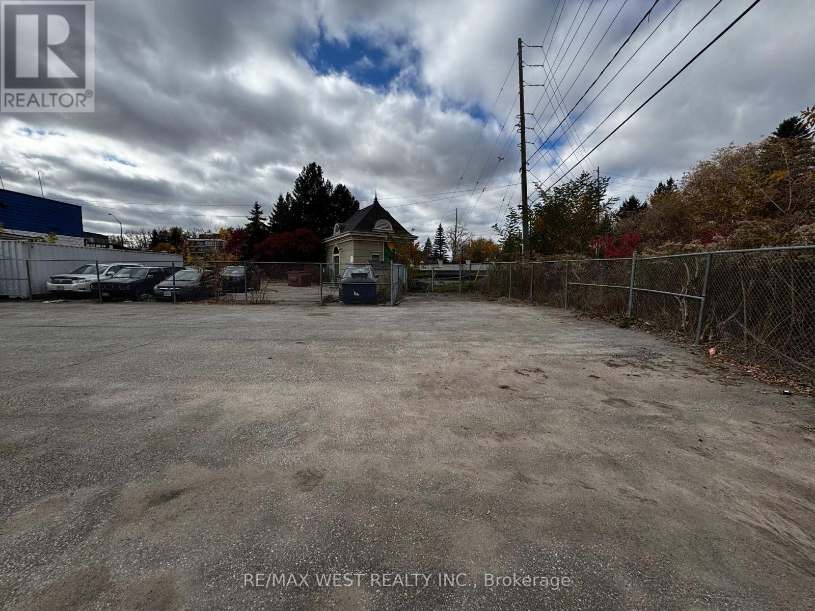 15 Mill Street N Property Photo 4