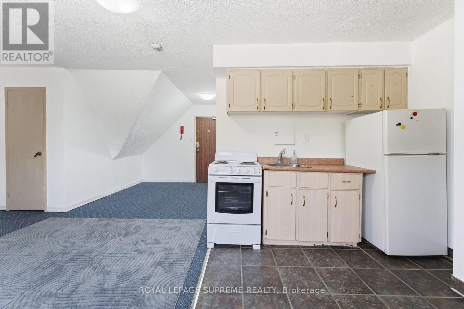 20 Maynard Avenue Property Photo 8