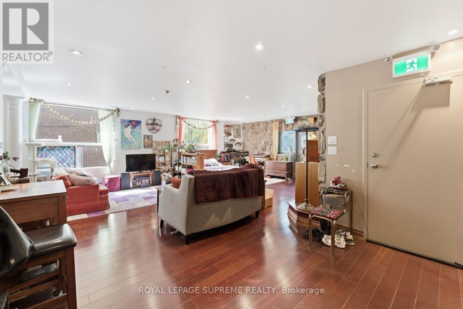 20 Maynard Avenue Property Photo 25