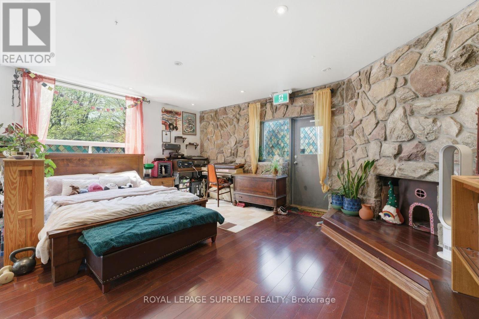 20 Maynard Avenue Property Photo 27