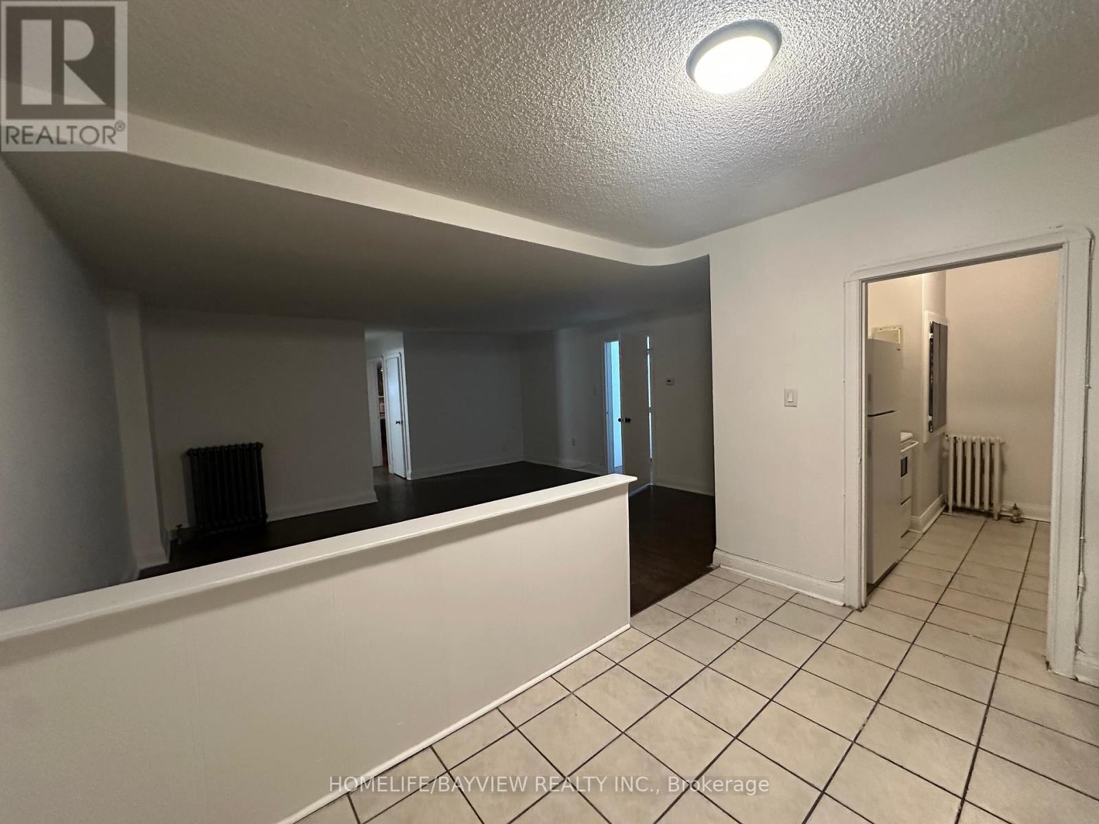 200 - 2597 Eglinton Avenue W Property Photo 7