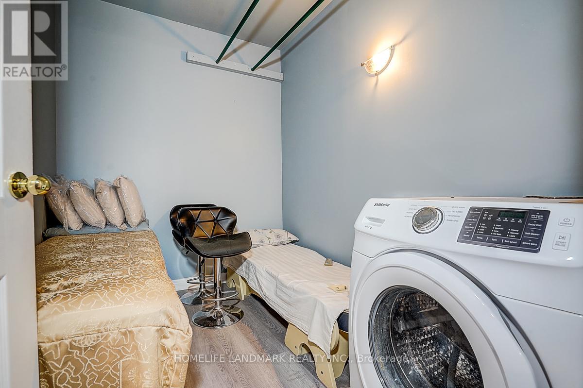 2819 Lake Ashore Boulevard W Property Photo 25