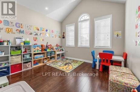 170 Fennamore Terrace Property Photo 12