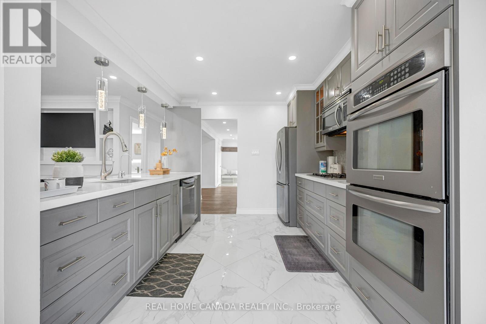 5315 Huntingfield Drive Property Photo 15