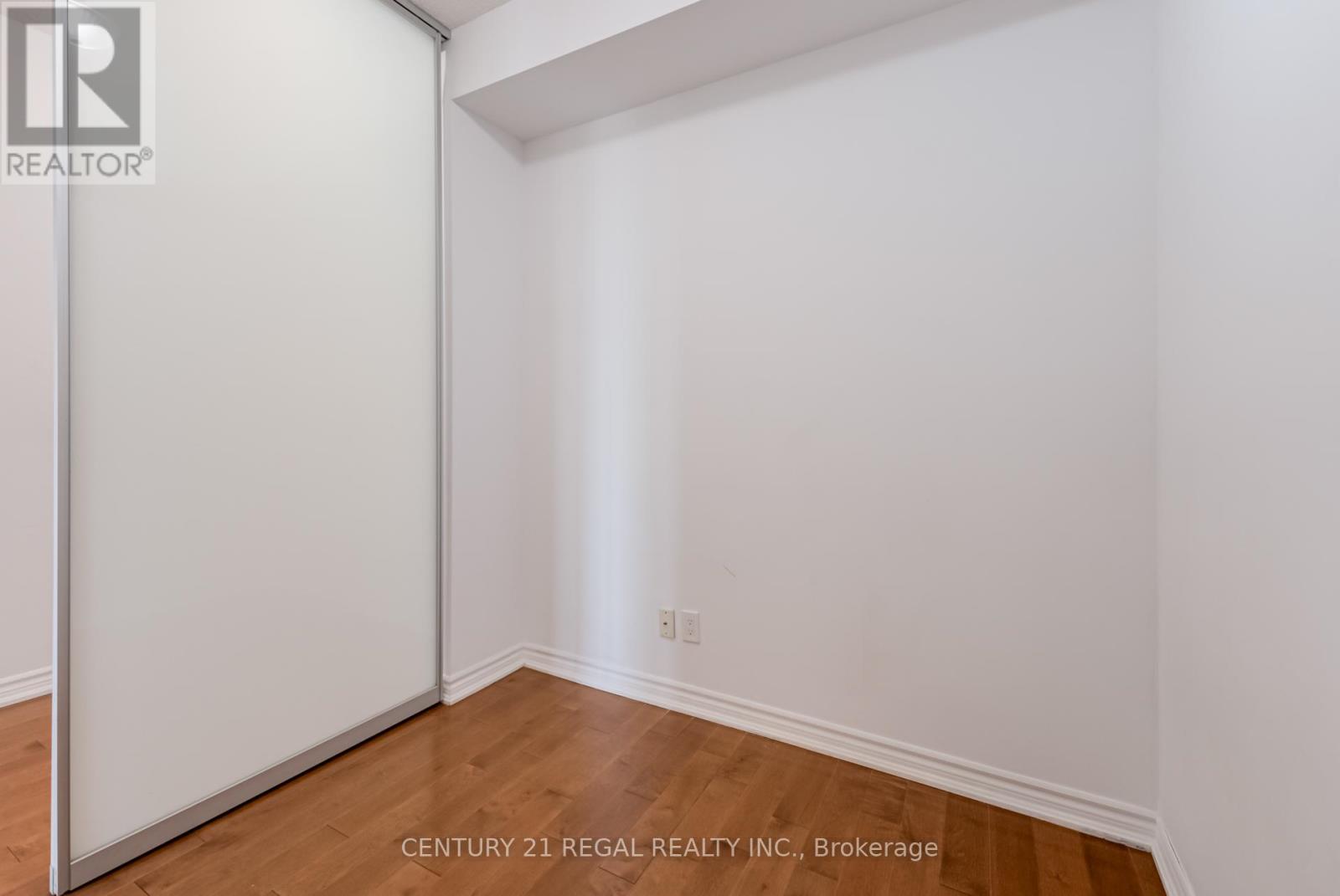 710 - 15 James Finlay Way Property Photo 27