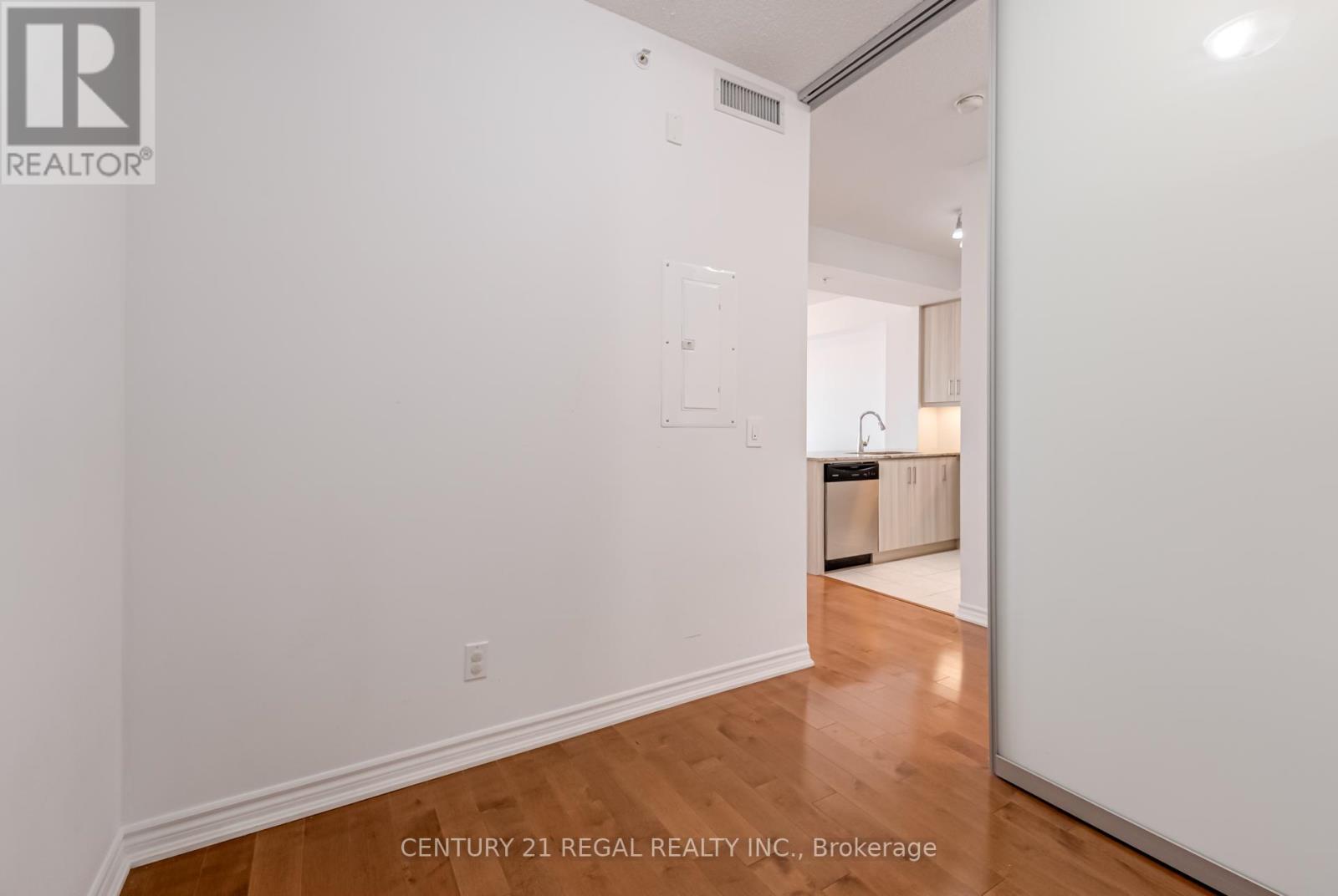 710 - 15 James Finlay Way Property Photo 28