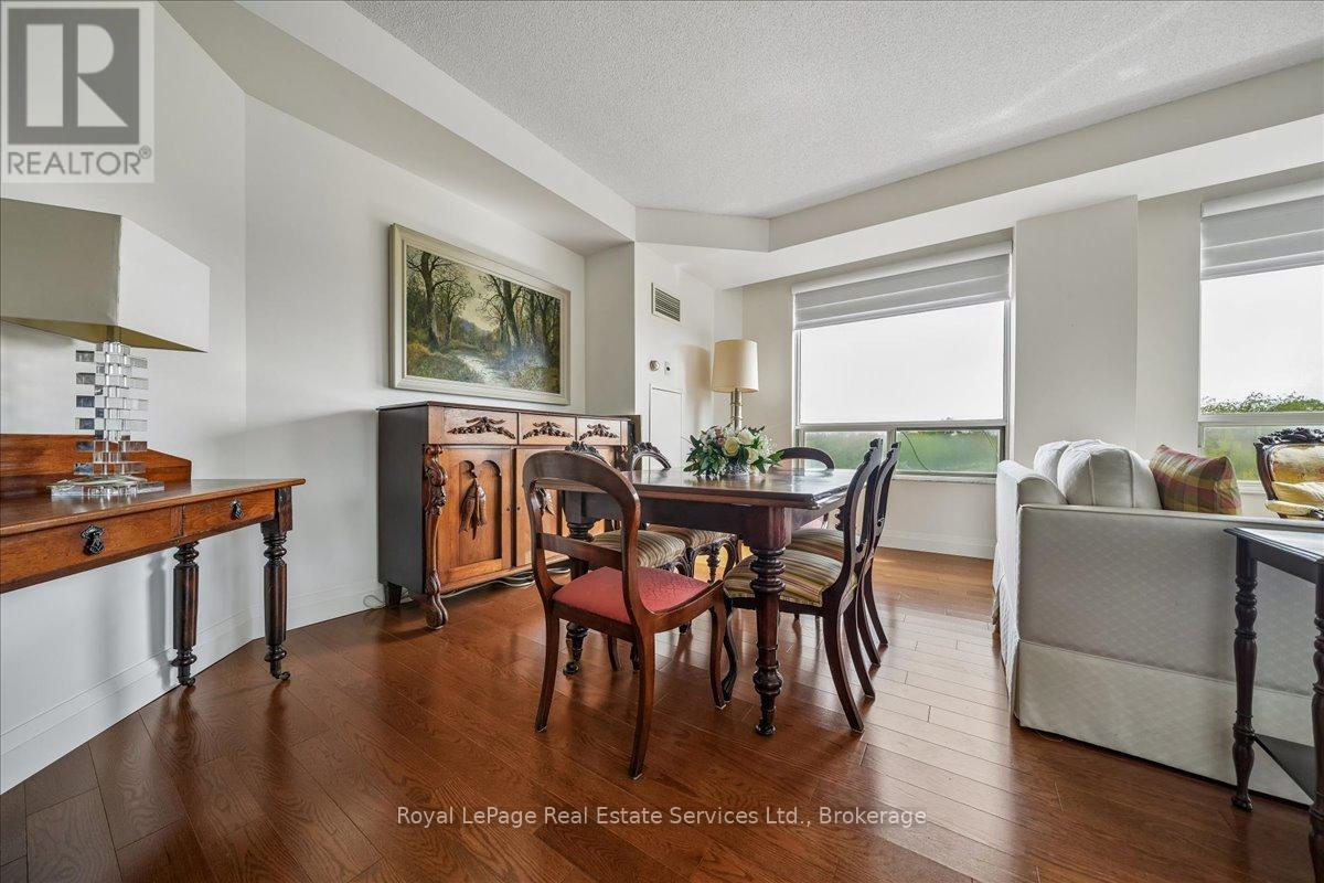 405 - 2511 Lakeshore Road W Property Photo 8