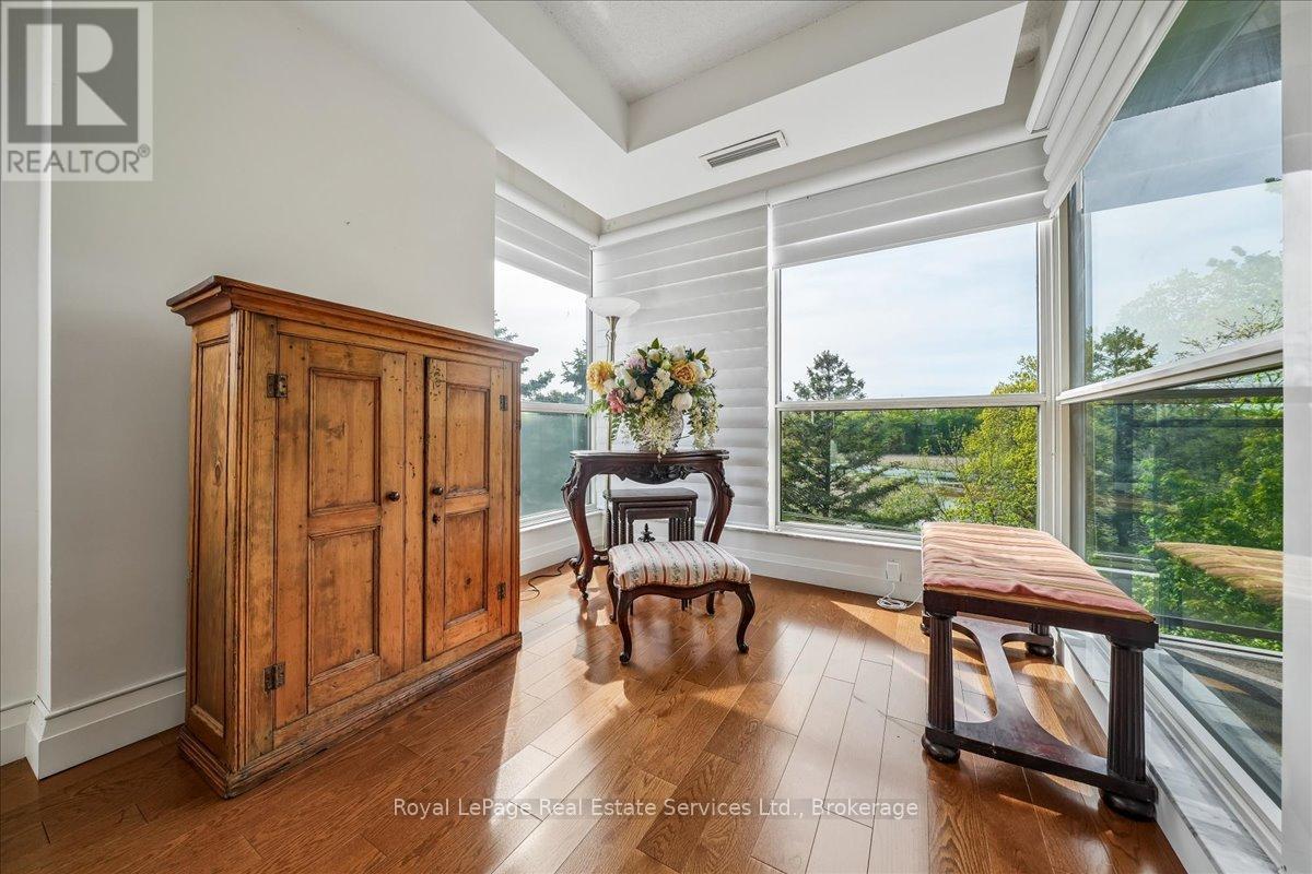 405 - 2511 Lakeshore Road W Property Photo 12