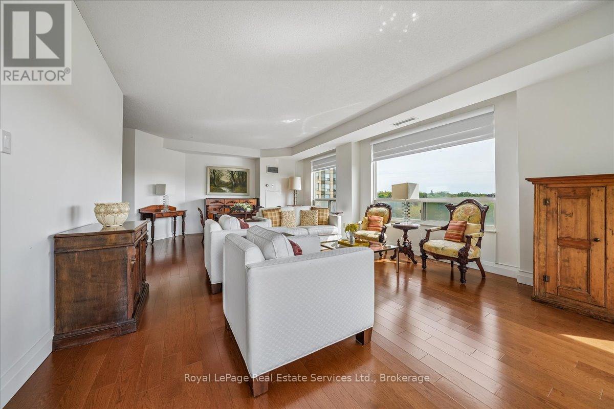 405 - 2511 Lakeshore Road W Property Photo 14