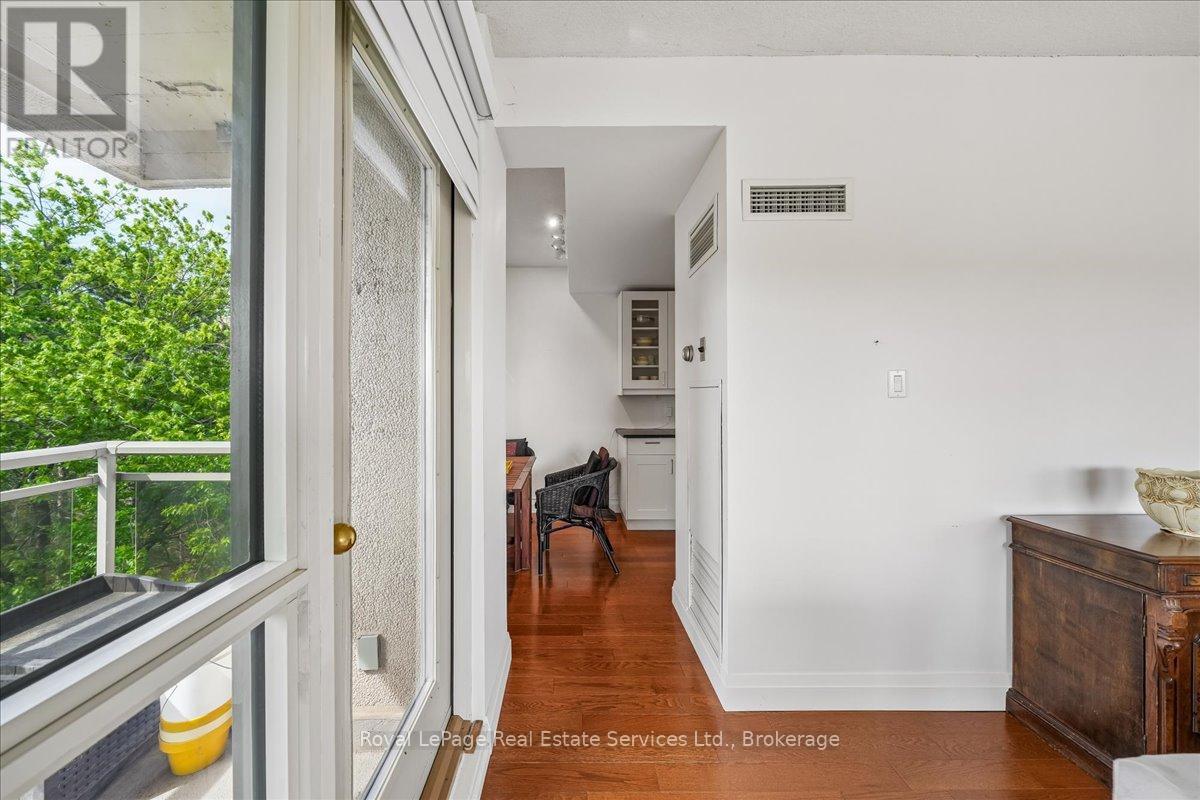 405 - 2511 Lakeshore Road W Property Photo 15