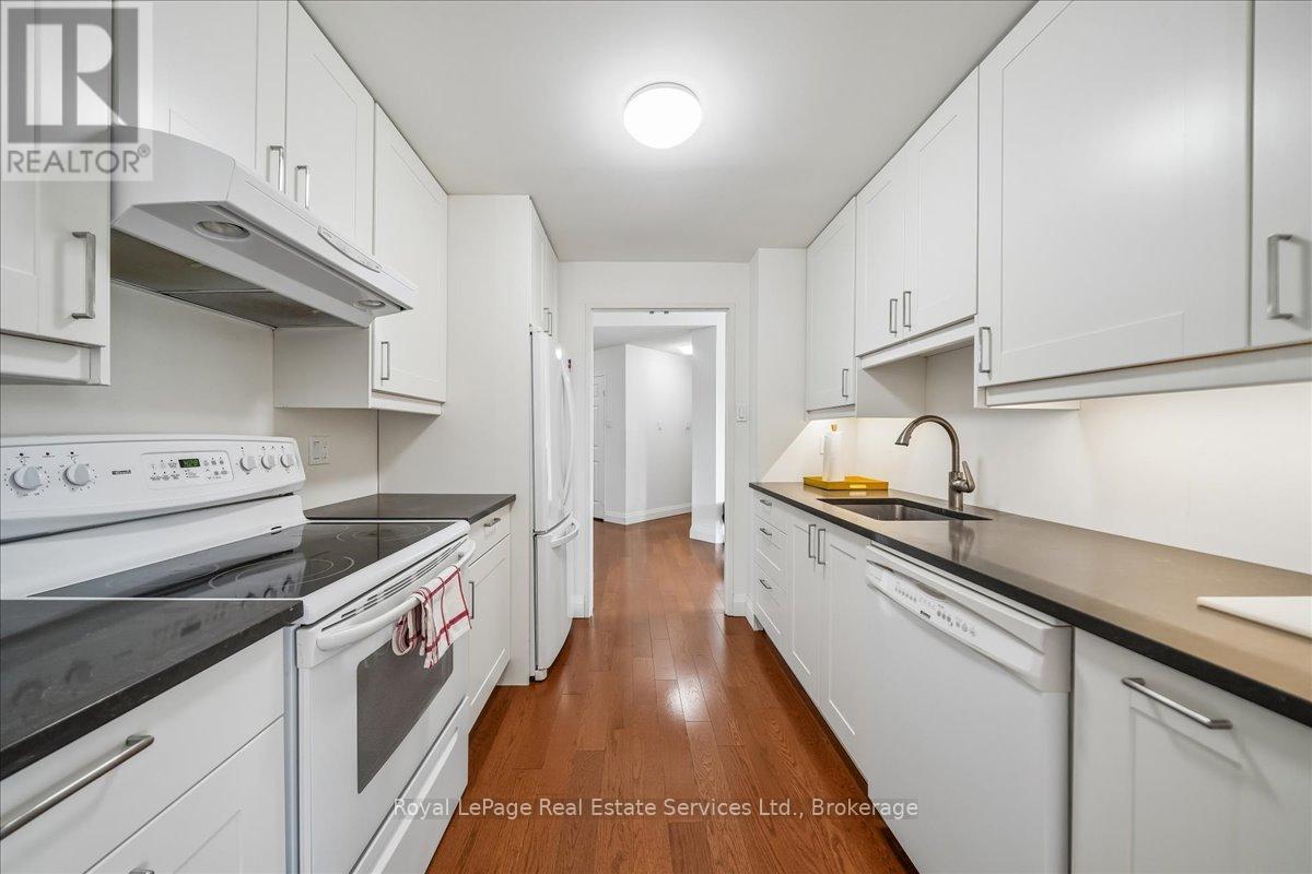 405 - 2511 Lakeshore Road W Property Photo 16
