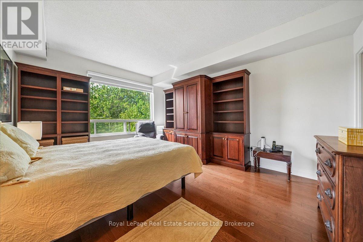 405 - 2511 Lakeshore Road W Property Photo 18