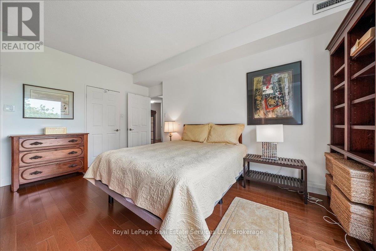 405 - 2511 Lakeshore Road W Property Photo 19