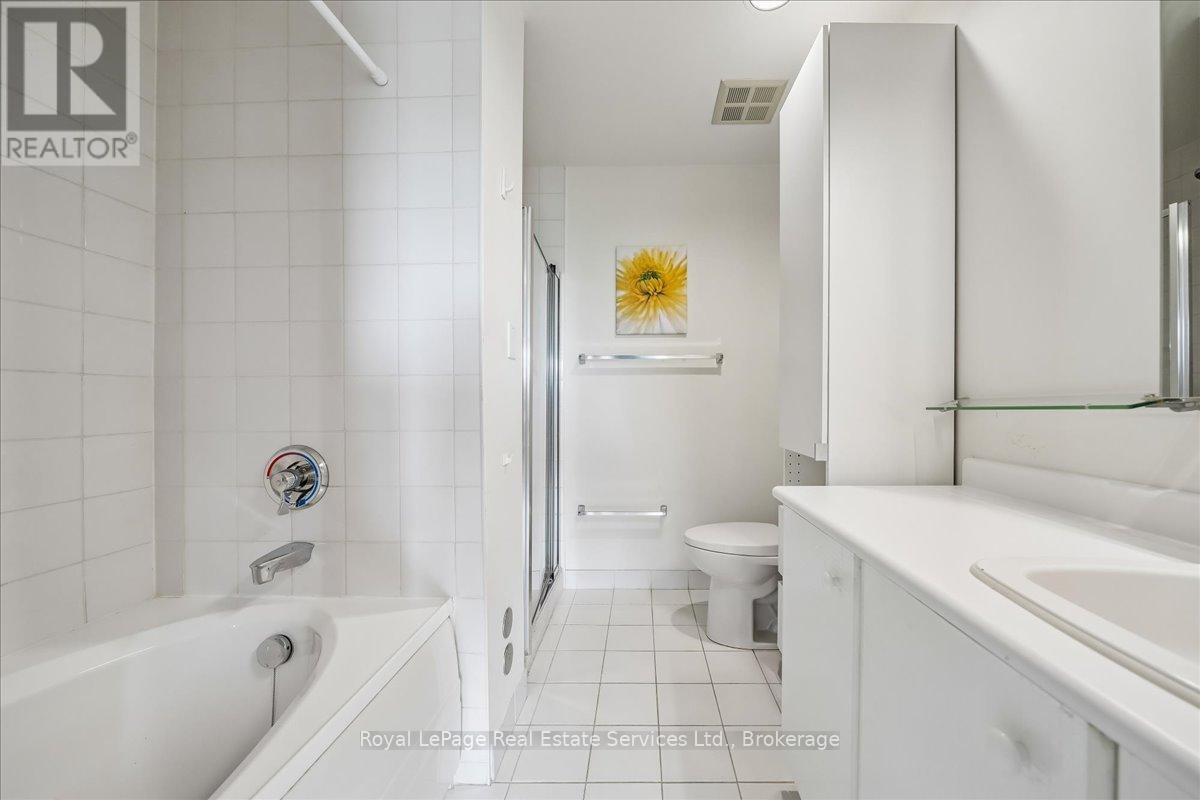 405 - 2511 Lakeshore Road W Property Photo 20