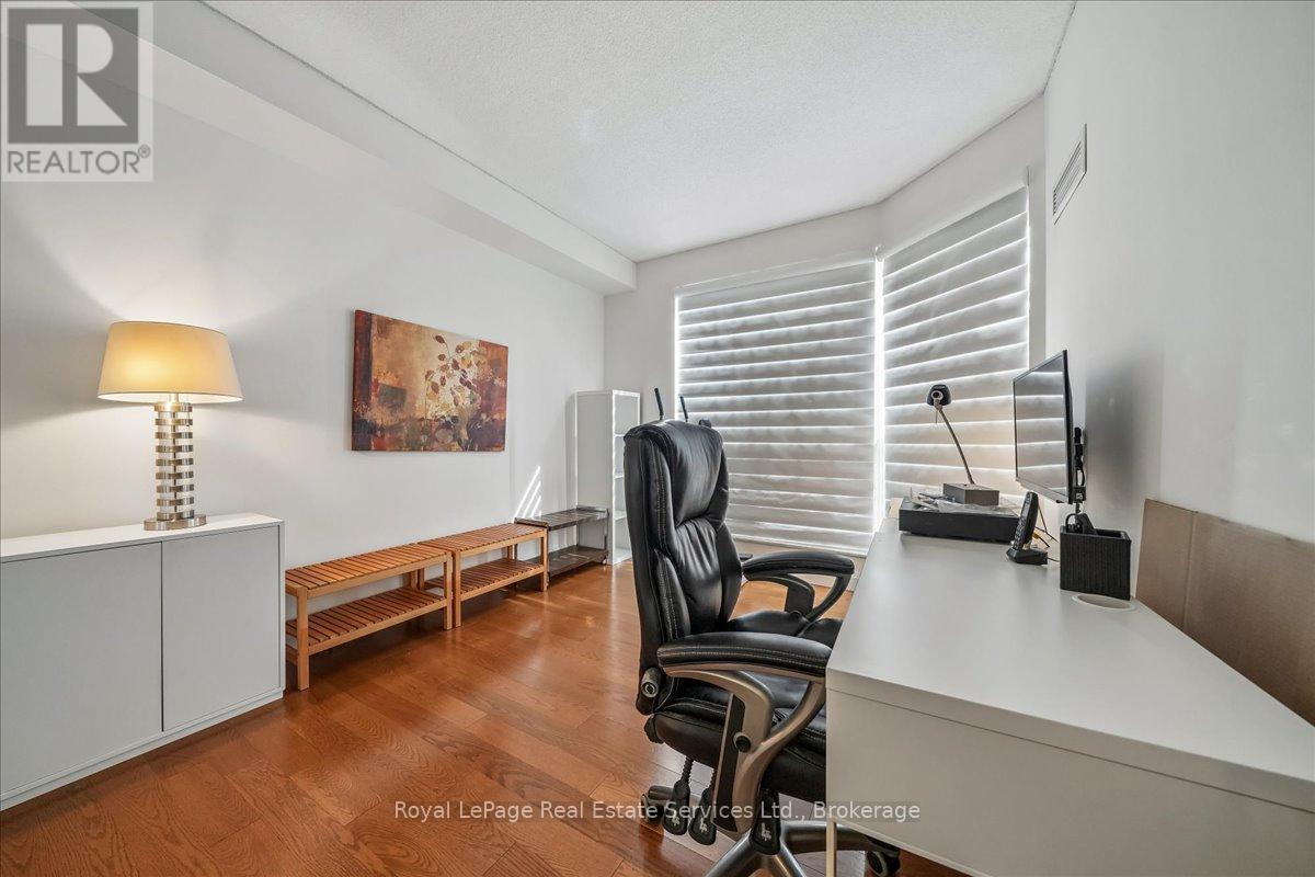 405 - 2511 Lakeshore Road W Property Photo 24