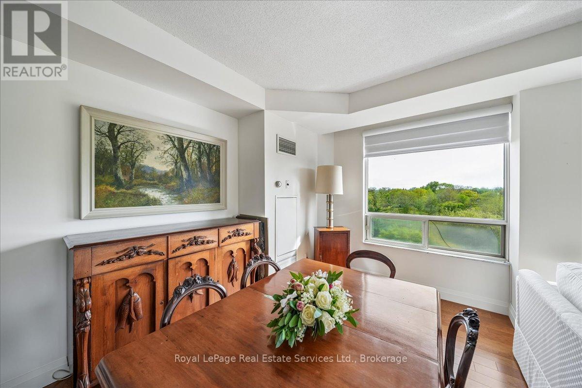 405 - 2511 Lakeshore Road W Property Photo 26