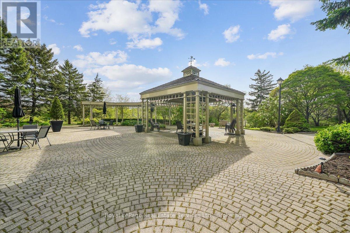 405 - 2511 Lakeshore Road W Property Photo 37
