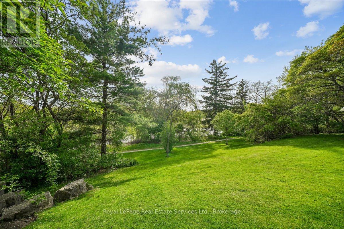 405 - 2511 Lakeshore Road W Property Photo 40